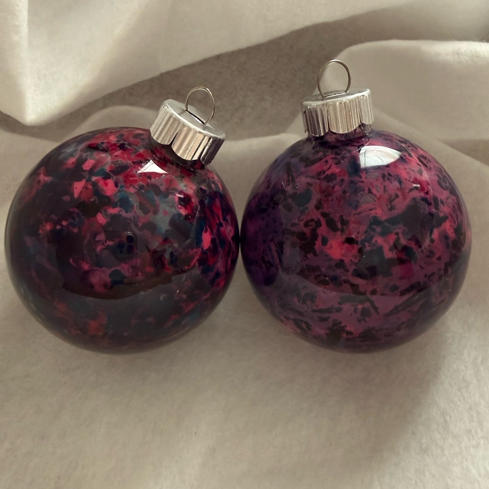 Handcrafted Set of 2 glass Christmas tree ornaments